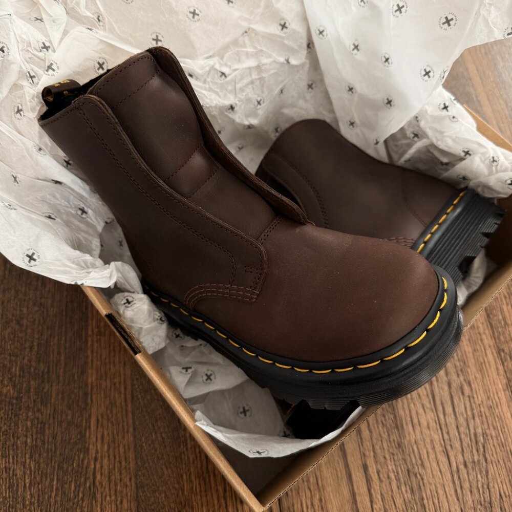 Dr. Martens Zebzag Laceless Boots Size 6 (New in Box) - Picture 7 of 7